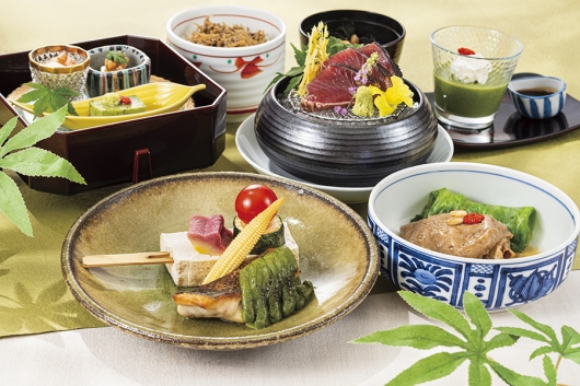 5月　初鰹と麦わら伊佐木の青葉御膳