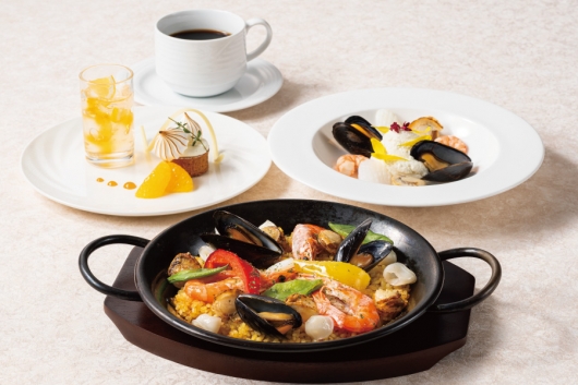  メイン：魚介と鶏の特製パエリア（5・6月 地中海フェア）※写真はイメージです。
